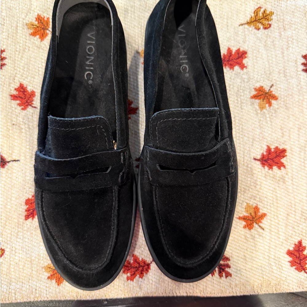 Vionic Women’s Black Slip-On Loafers, Size 8.5